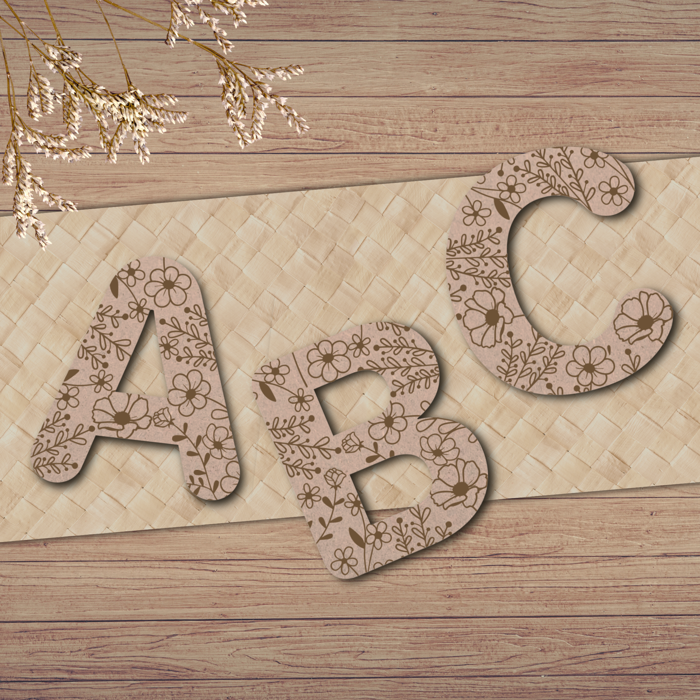 Bland selv bogstaver i træ – vilde blomster - Lille Hasseris